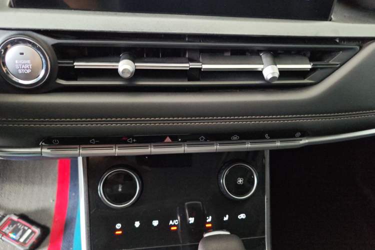 Used Chery Tiggo 5x 2023 1.5L CVT New Dynamic Edition Audio And AC Panel