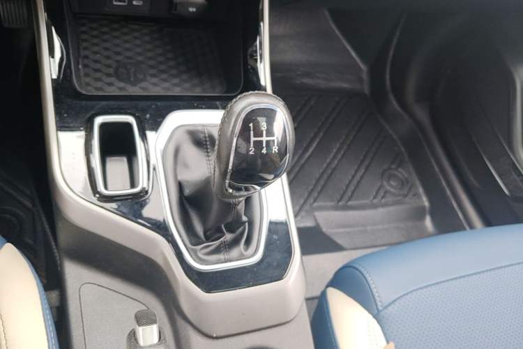 Used Chery Tiggo 5x 2023 1.5L Manual Fashion Edition Gear Lever