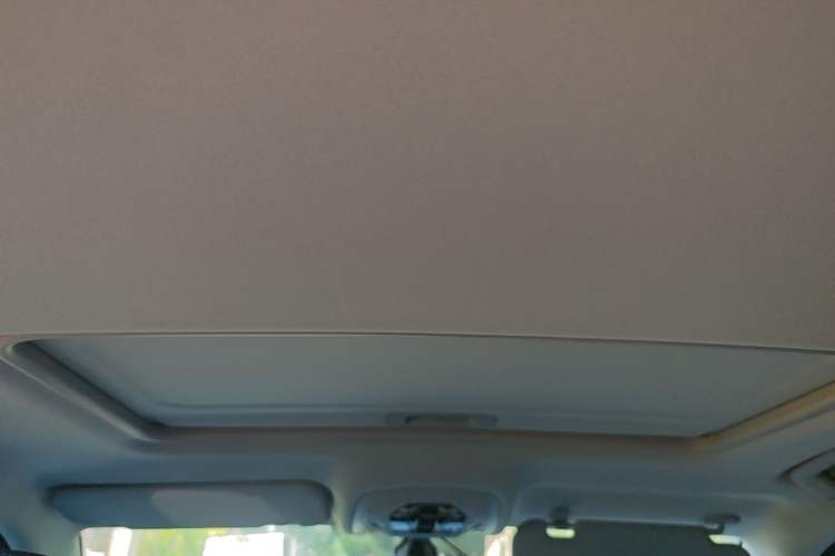 Used Chery Tiggo 5x 2023 1.5L CVT Luxury Model Headliner