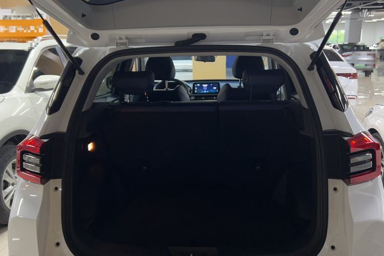 Used Chery Tiggo 5x 2023 1.5L CVT Fashion Edition Trunk