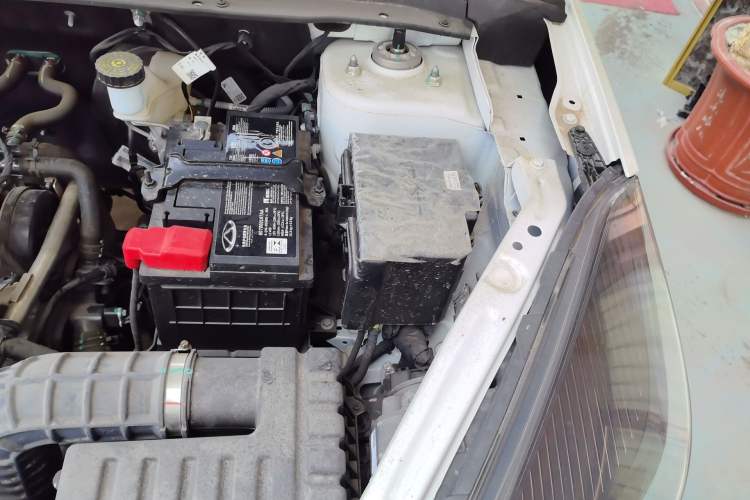 Used Chery Tiggo 5x 2024 Edition People's Benefit Version 1.5L Manual Fashion Model Engine Bay Left