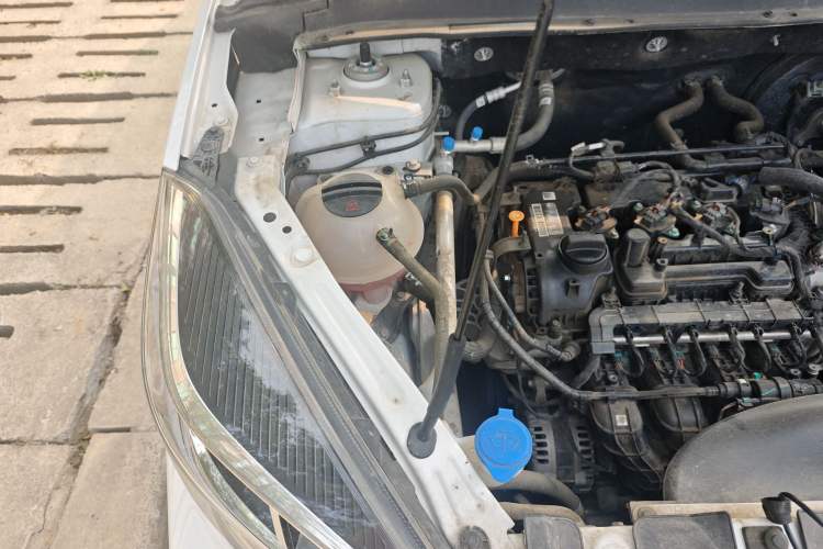Used Chery Tiggo 5x 2024 Edition People's Benefit Version 1.5L Manual Fashion Model Engine Bay Right