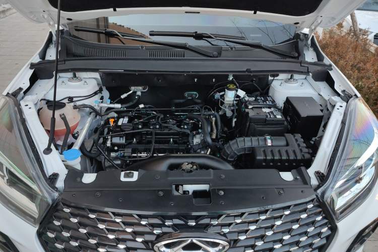 Used Chery Tiggo 5x 2024 1.5L CVT New Edition Engine Bay