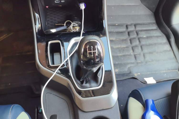 Used Chery Tiggo 5x 2024 Edition People's Benefit Version 1.5L Manual Fashion Model Gear Lever
