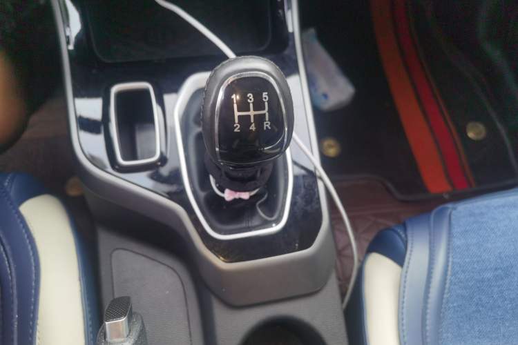 Used Chery Tiggo 5x 2024 Edition People's Benefit Version 1.5L Manual Fashion Model Gear Lever