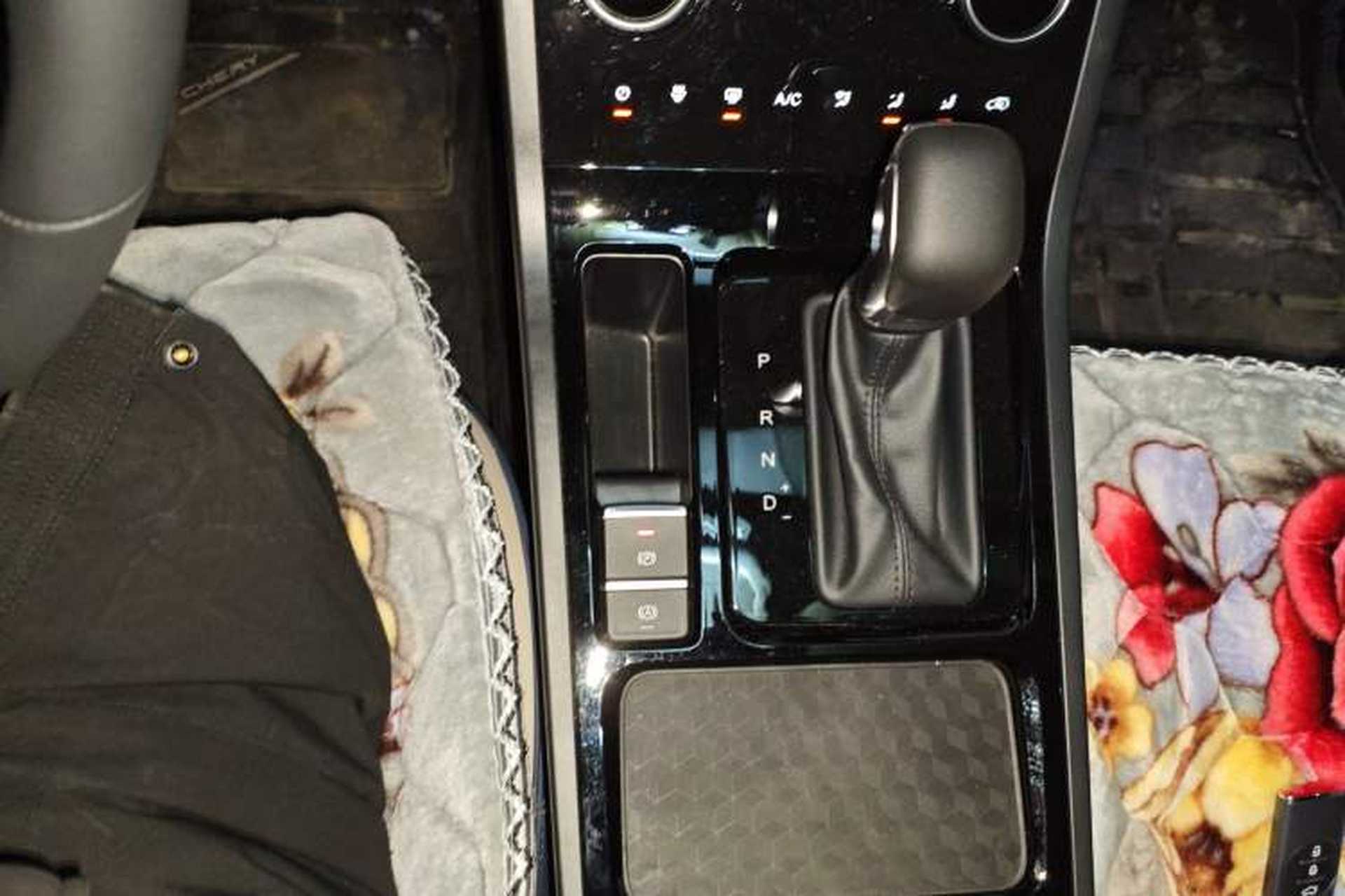 Used Chery Tiggo 5x 2024 Edition People's Benefit Version 1.5L CVT Fashion Model Gear Lever