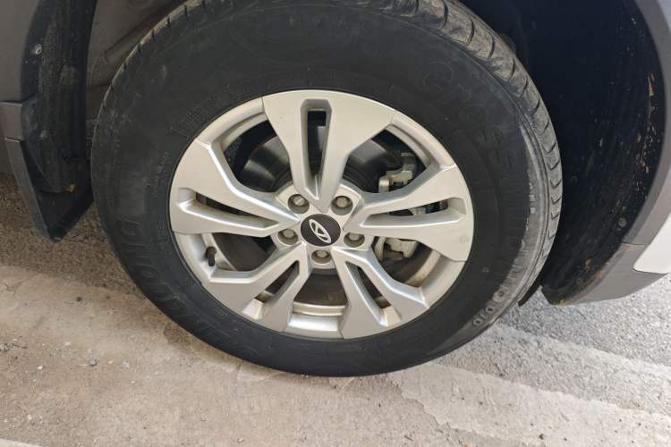 Used Chery Tiggo 5x 2024 Edition People's Benefit Version 1.5L Manual Fashion Model Right Front Wheel Hub