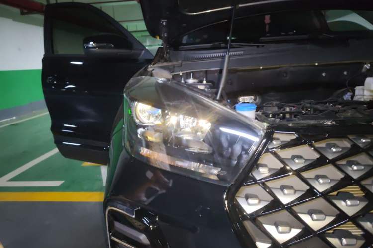 Used Chery Tiggo 5x 2025 1.5L CVT Excellence Edition Right Front Headlight