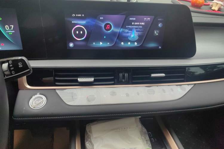 Used Chery Tiggo 5x 2025 High-Performance Edition 1.5T CVT Luxury Model Audio And AC Panel