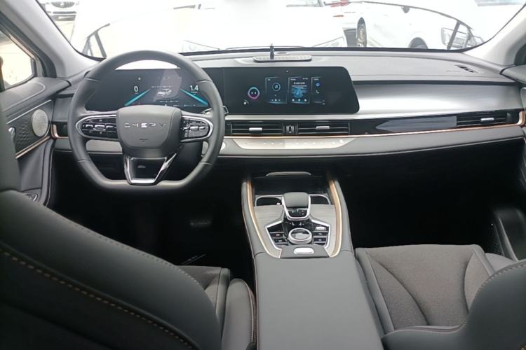 Used Chery Tiggo 5x 2025 High-Energy Version 1.5T CVT Comfort Model Center Console