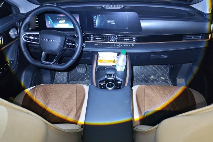 Used Chery Tiggo 5x 2025 High-Energy Version 1.5T CVT Comfort Model Center Console