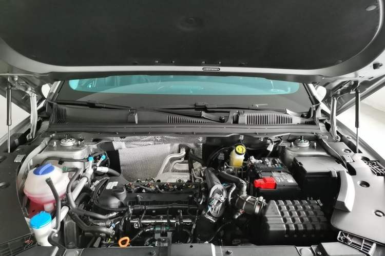 Used Chery Tiggo 5x 2025 High-Performance Edition 1.5T CVT Luxury Model Engine Bay