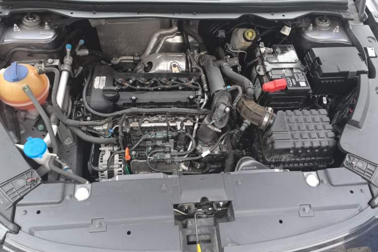 Used Chery Tiggo 5x 2025 High-Performance Edition 1.5T CVT Luxury Model Engine Bay