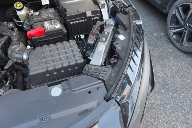 Used Chery Tiggo 5x 2025 High-Energy Version 1.5T CVT Comfort Model Engine Bay Left