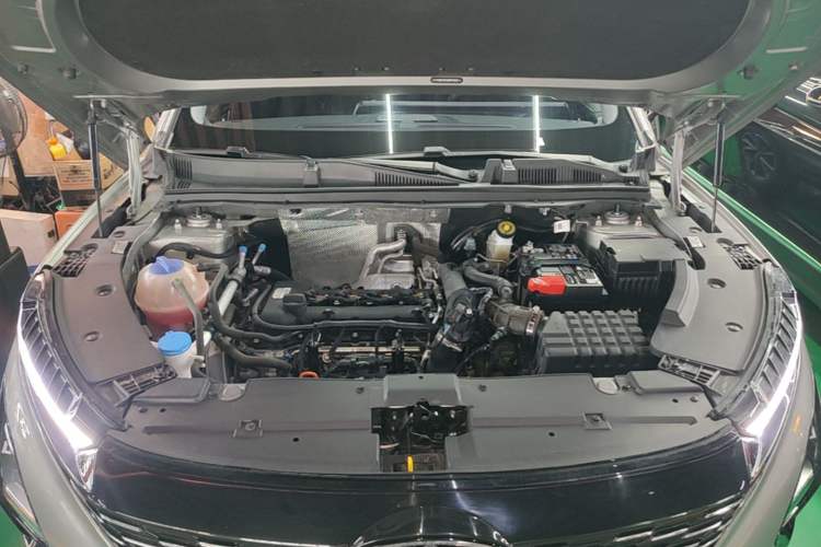 Used Chery Tiggo 5x 2025 High-Performance Edition 1.5T CVT Luxury Model Engine Bay