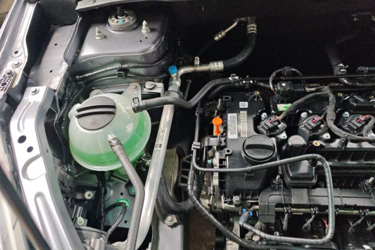 Used Chery Tiggo 5x 2025 1.5L CVT Excellence Edition Engine Bay Right
