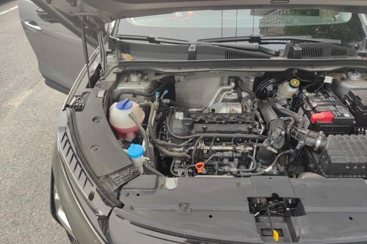 Used Chery Tiggo 5x 2025 High-Performance Edition 1.5T CVT Luxury Model Engine Bay Right