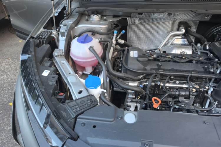 Used Chery Tiggo 5x 2025 High-Energy Version 1.5T CVT Comfort Model Engine Bay Right