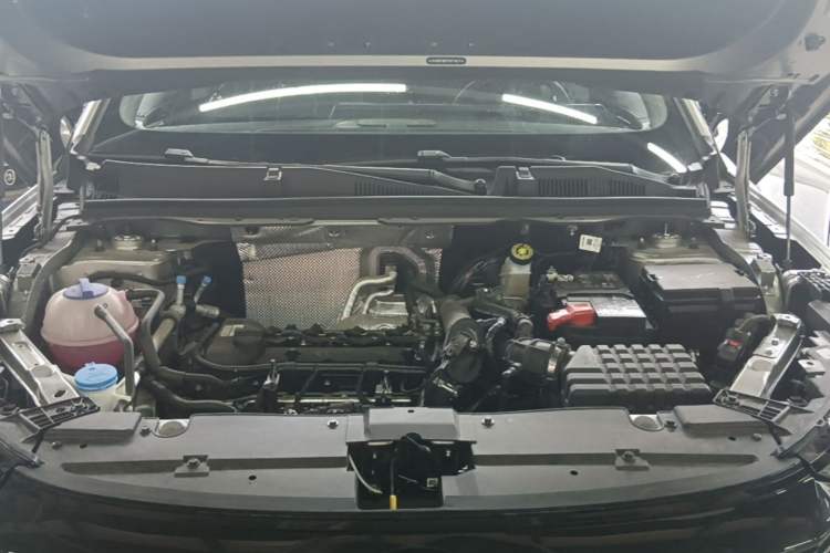 Used Chery Tiggo 5x 2025 High-Performance Edition 1.5T CVT Luxury Model Engine Bay