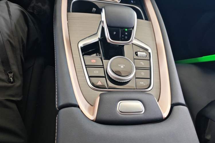 Used Chery Tiggo 5x 2025 High-Performance Edition 1.5T CVT Luxury Model Gear Lever