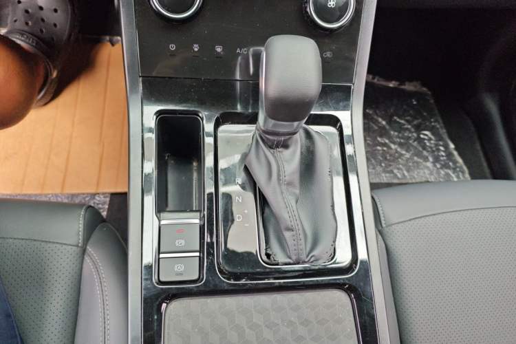 Used Chery Tiggo 5x 2025 1.5L CVT Excellence Edition Gear Lever