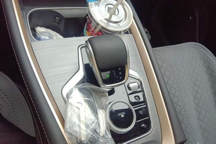 Used Chery Tiggo 5x 2025 High-Performance Edition 1.5T CVT Luxury Model Gear Lever