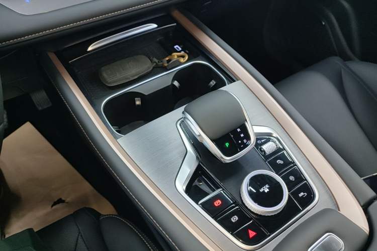 Used Chery Tiggo 5x 2025 High-Performance Edition 1.5T CVT Luxury Model Gear Lever