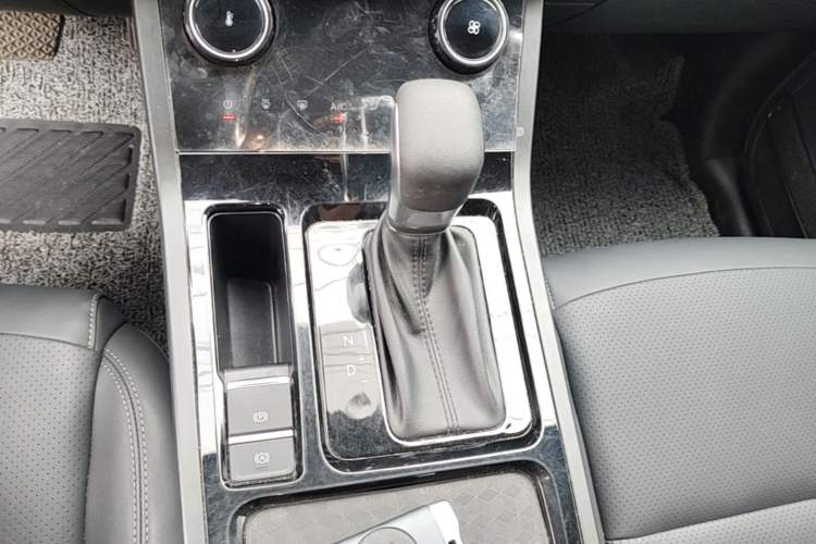 Used Chery Tiggo 5x 2025 1.5L CVT Excellence Edition Gear Lever