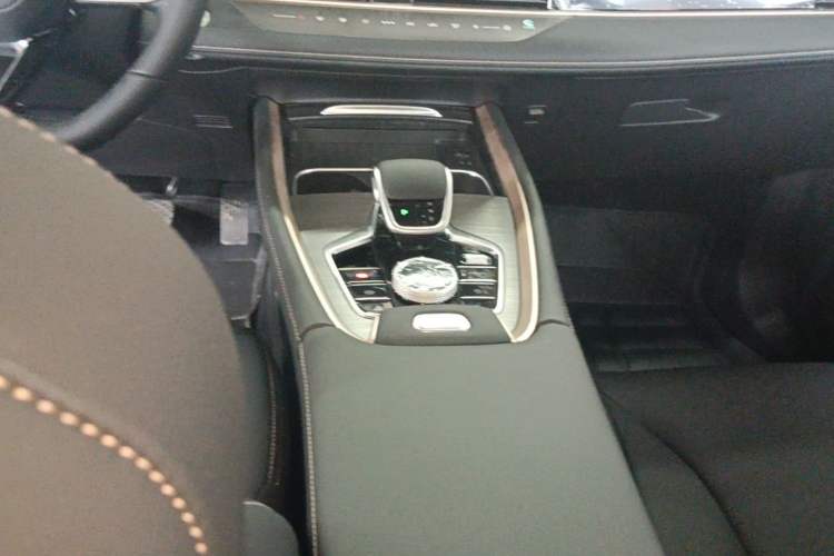 Used Chery Tiggo 5x 2025 High-Performance Edition 1.5T CVT Luxury Model Gear Lever