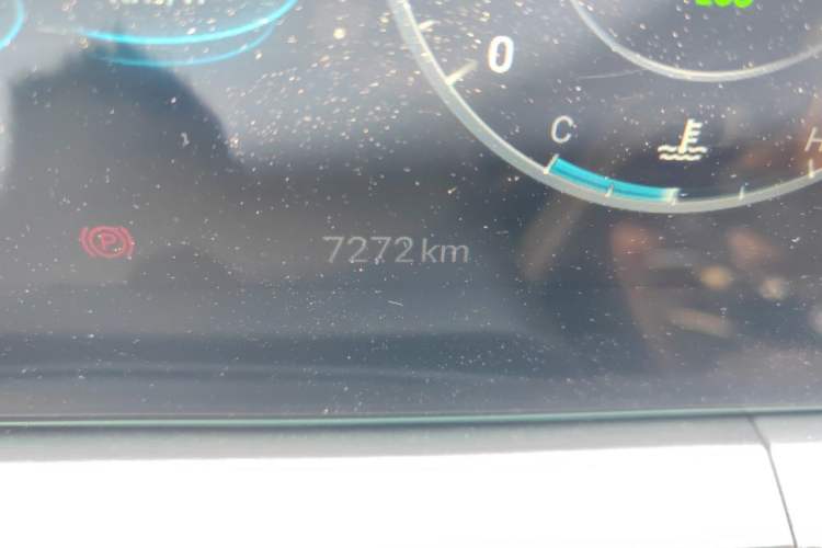 Used Chery Tiggo 5x 2025 High-Energy Version 1.5T CVT Comfort Model Odometer Close Up