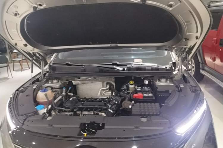 Used Chery Tiggo 5x 2025 High-Energy Version 1.5T CVT Comfort Model Engine Bay