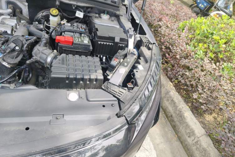 Used Chery Tiggo 5x 2025 High-Performance Edition 1.5T CVT Luxury Model Engine Bay Left
