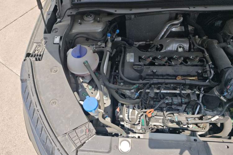 Used Chery Tiggo 5x 2025 High-Performance Edition 1.5T CVT Luxury Model Engine Bay Right