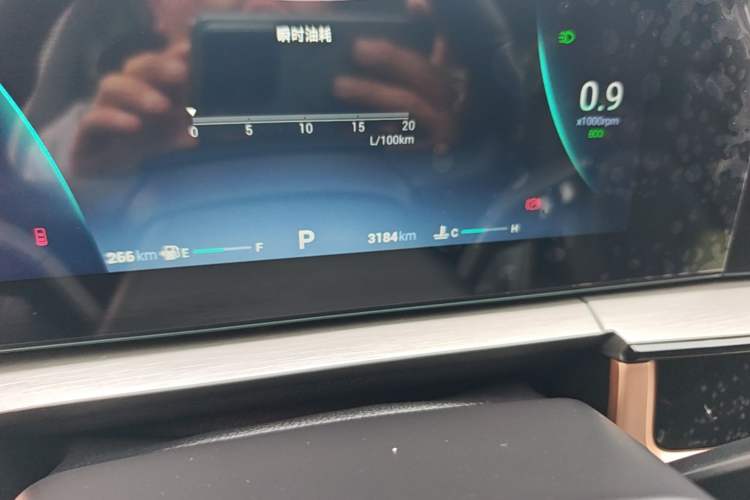 Used Chery Tiggo 5x 2025 High-Energy Version 1.5T CVT Comfort Model Odometer Close Up