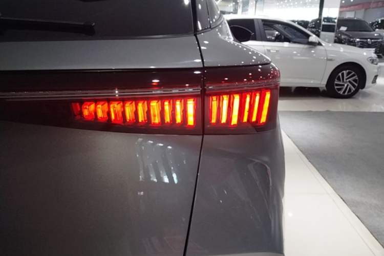 Used Chery Tiggo 5x 2025 High-Energy Version 1.5T CVT Comfort Model Right Rear Taillight