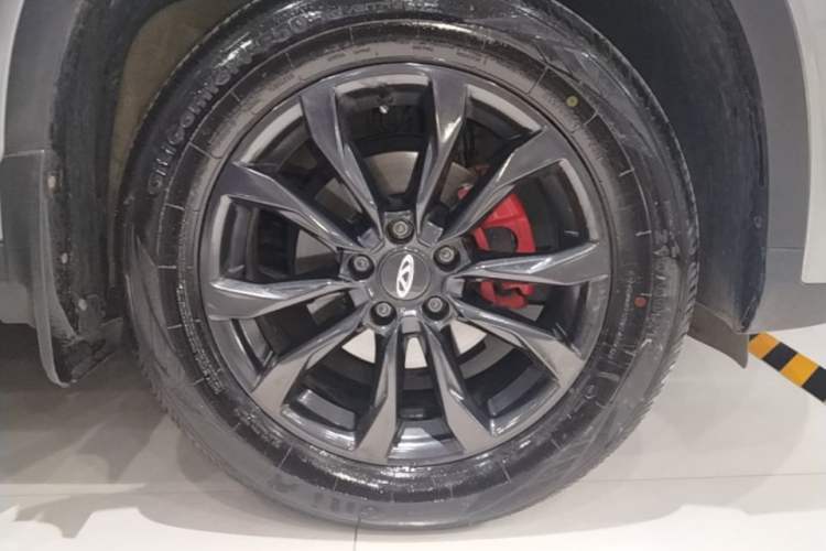 Used Chery Tiggo 5x 2025 High-Energy Version 1.5T CVT Comfort Model Right Rear Wheel Hub