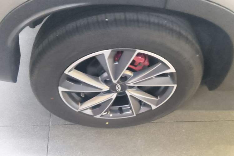Used Chery Tiggo 5x 2025 High-Performance Edition 1.5T CVT Luxury Model Right Rear Wheel Hub