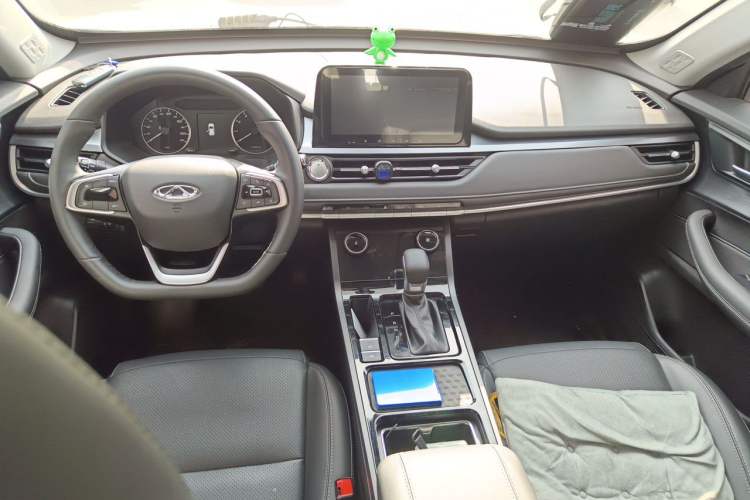 Used Chery Tiggo 5x 2025 1.5L CVT Excellence Edition Center Console