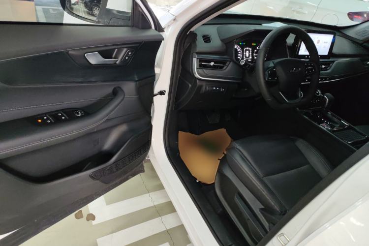 Used Chery Tiggo 5x 2025 1.5L CVT Excellence Edition Driver Seat