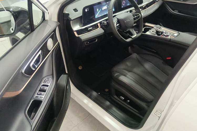 Used Chery Tiggo 5x 2025 High-Performance Edition 1.5T CVT Luxury Model Driver Seat