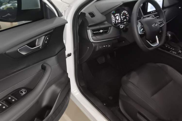 Used Chery Tiggo 5x 2025 1.5L CVT Excellence Edition Driver Seat