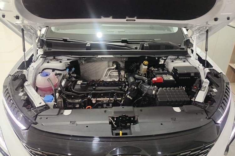 Used Chery Tiggo 5x 2025 High-Performance Edition 1.5T CVT Luxury Model Engine Bay