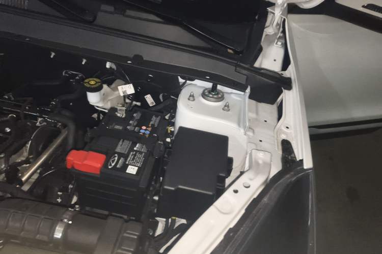 Used Chery Tiggo 5x 2025 1.5L CVT Excellence Edition Engine Bay Left