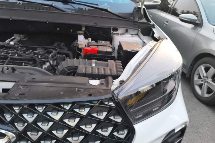 Used Chery Tiggo 5x 2025 1.5L CVT Excellence Edition Engine Bay Left