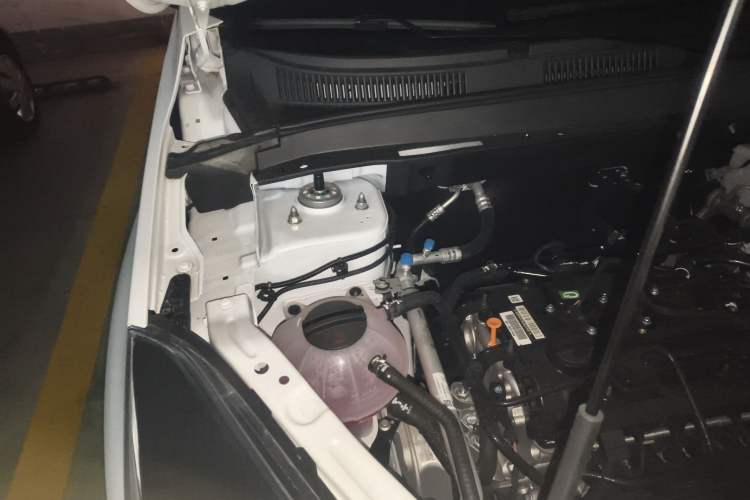 Used Chery Tiggo 5x 2025 1.5L CVT Excellence Edition Engine Bay Right