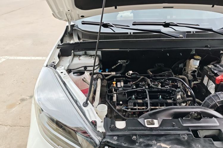 Used Chery Tiggo 5x 2025 1.5L CVT Excellence Edition Engine Bay Right