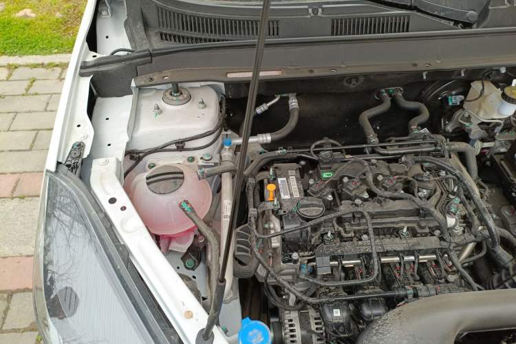 Used Chery Tiggo 5x 2025 1.5L CVT Excellence Edition Engine Bay Right