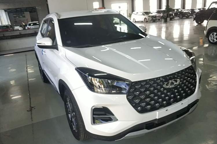 Used Chery Tiggo 5x 2025 1.5L CVT Excellence Edition Front Right 45 Deg