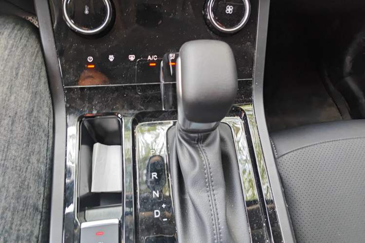 Used Chery Tiggo 5x 2025 1.5L CVT Excellence Edition Gear Lever