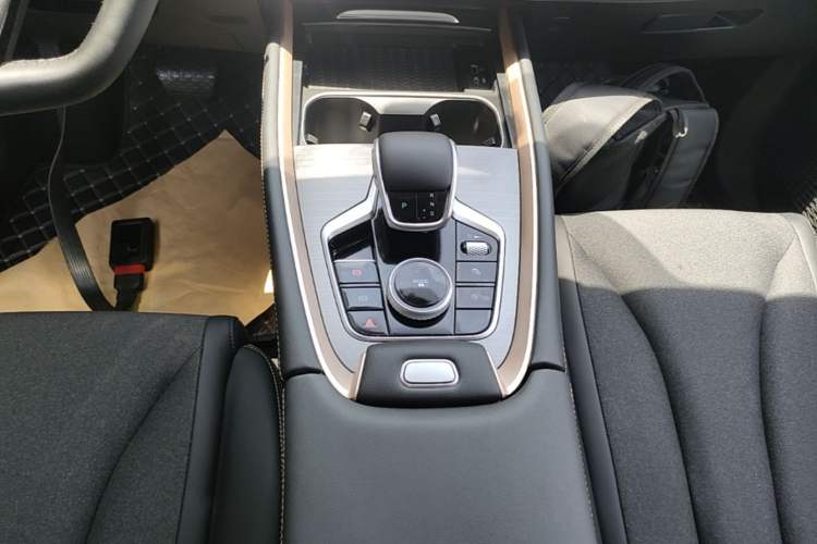 Used Chery Tiggo 5x 2025 High-Energy Version 1.5T CVT Comfort Model Gear Lever